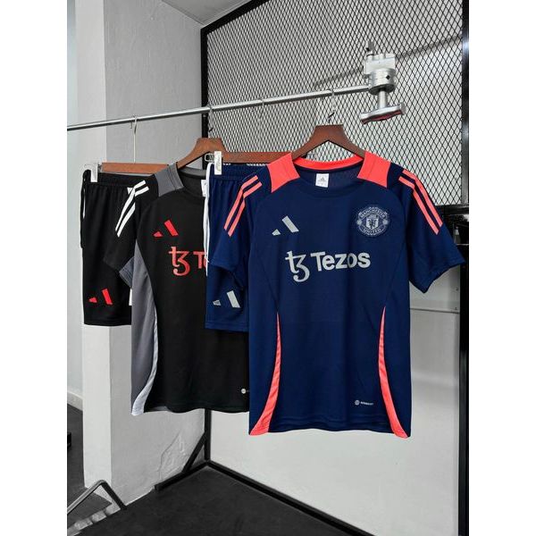 Bộ Training MANCHESTER UNITED Mùa mới nhất 2024- Đơn giản và thoáng mát -BOMBSHOP [TRA55]