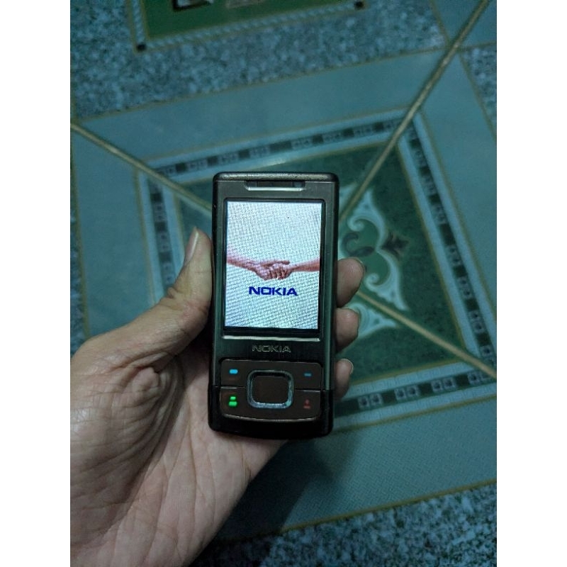 Xác điện thoại Nokia 6500s lên màn