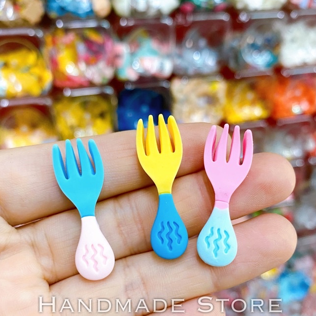 Charm dĩa nhiều màu