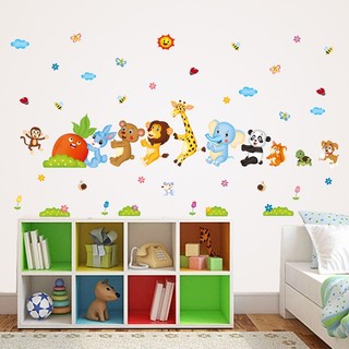 Decal dán tường thỏ nhổ cà rốt