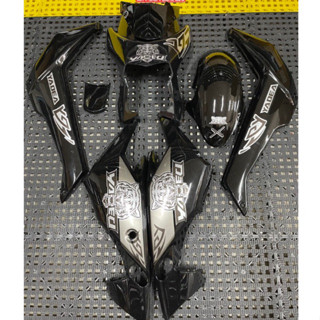 Nhựa đen bóng 8 món xe điện Xmen dán sẵn tem hổ, tem chỉ đỏ, tem số 7, tem cờ ý,......