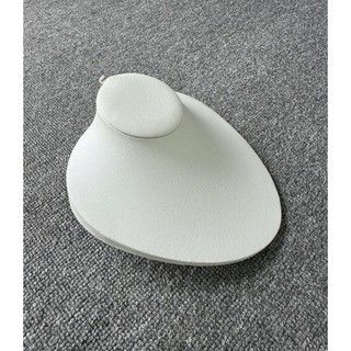 Cổ dây chuyền nằm nhung vân và PU