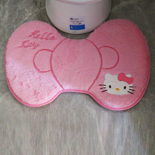 Thảm dậm chân Kitty nơ