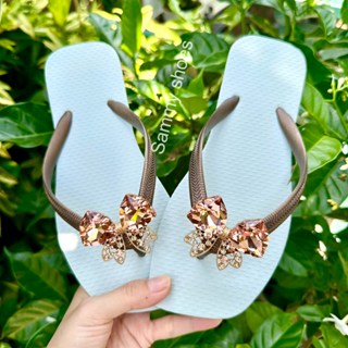   Mũi Vuông-Nơ đá Hồng Kim loại  DÉP XỎ NGÓN NỮ GẮN CHARM NƠ ĐÁ HỒNG KIM LOẠI SẮT  LẤP LÁNH MIX 18 MÀU ĐẾ CAO SU ÊM ÁI 