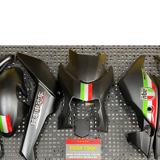 Nhựa đen nhám 8 món xe điện Xmen dán sẵn tem hổ, tem chỉ đỏ, tem số 7, tem cờ ý,……