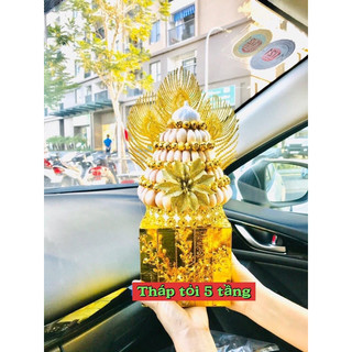 Tháp tỏi dâng ban thờ Thần Tài