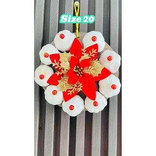 Tháp tỏi dâng ban thờ Thần Tài