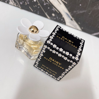 Nước hoa nữ Marc jacosb daisy 4ml