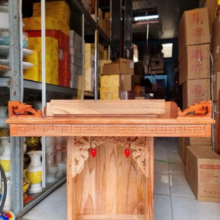 Giá Rẻ Nhất Bàn thờ treo tường gỗ xoan màu vàng ngang 50cm gồm 1 bộ ke gỗ