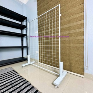 Khung lưới sắt treo phụ kiện có chân, khung lưới treo đồ lắp ghép thông minh, khung lưới sắt ô vuông giá rẻ