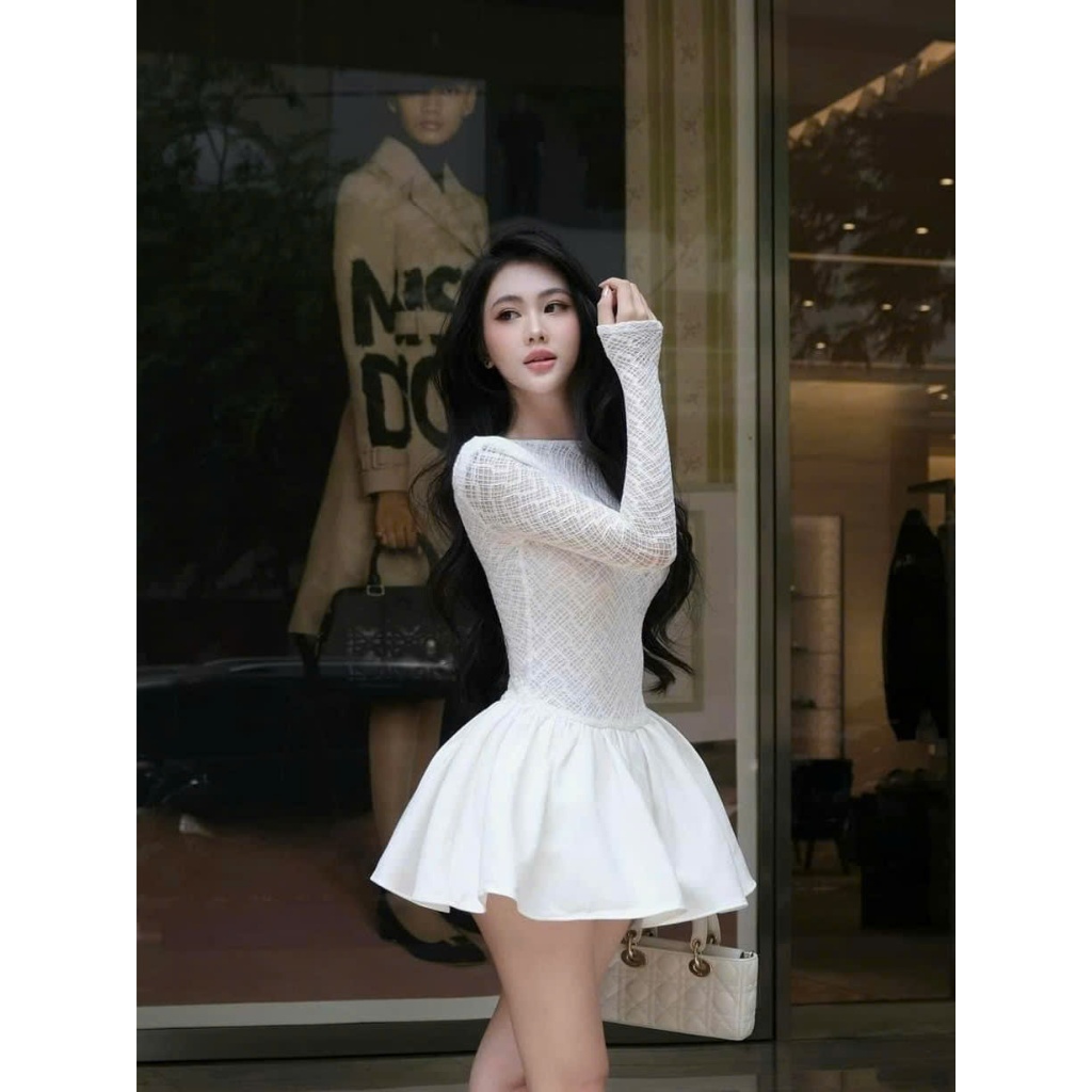 Đầm Ren Tiểu Thư Caro Màu Trắng Tùng Xòe Siêu Xinh