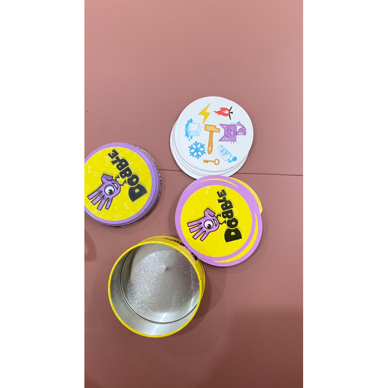 Hộp thiếc board games Dobble