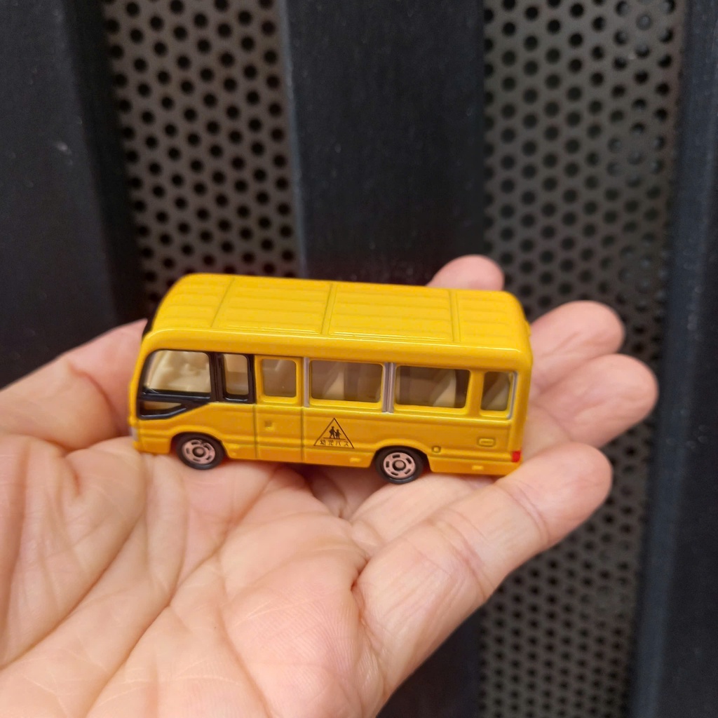 Mô hình xe bus tomica không hộp, Toyota Coaster (vàng)
