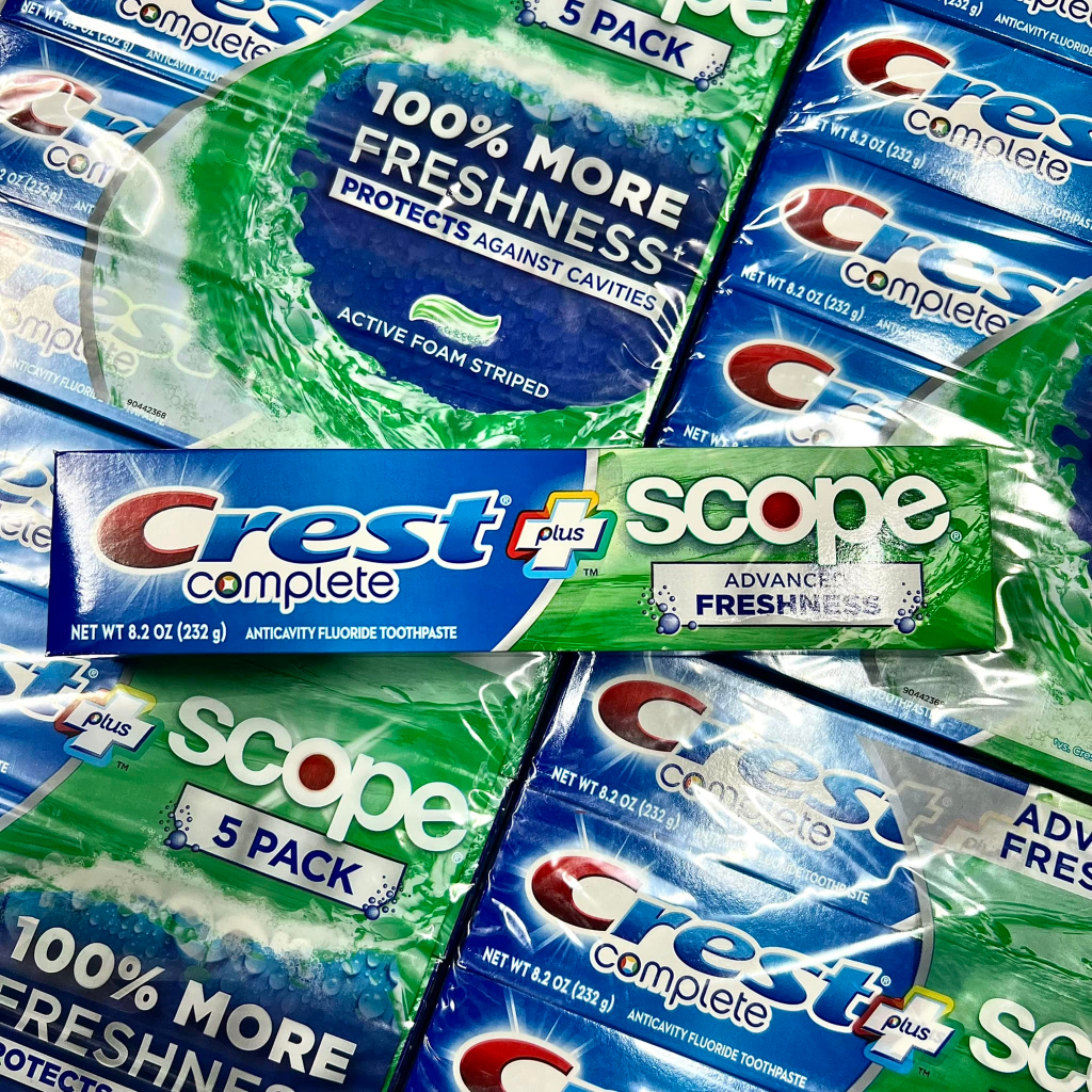 Kem Đánh Răng Crest Complete Multi-Benefit Extra Whitening + Scope.