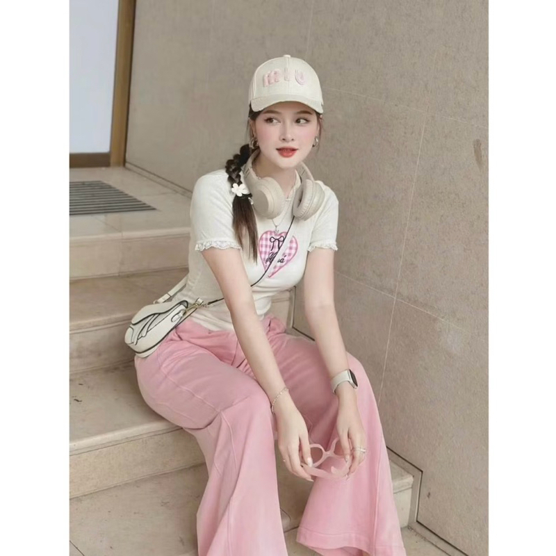 Set Bộ Đồ Nữ xinh thun viền ren thêu hình trái tim phối quần hồng nhung tăm  ống rộng , thời trang dạo phố dành cho Nữ
