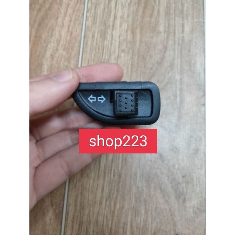 công tắc xi nhan xe Liberty