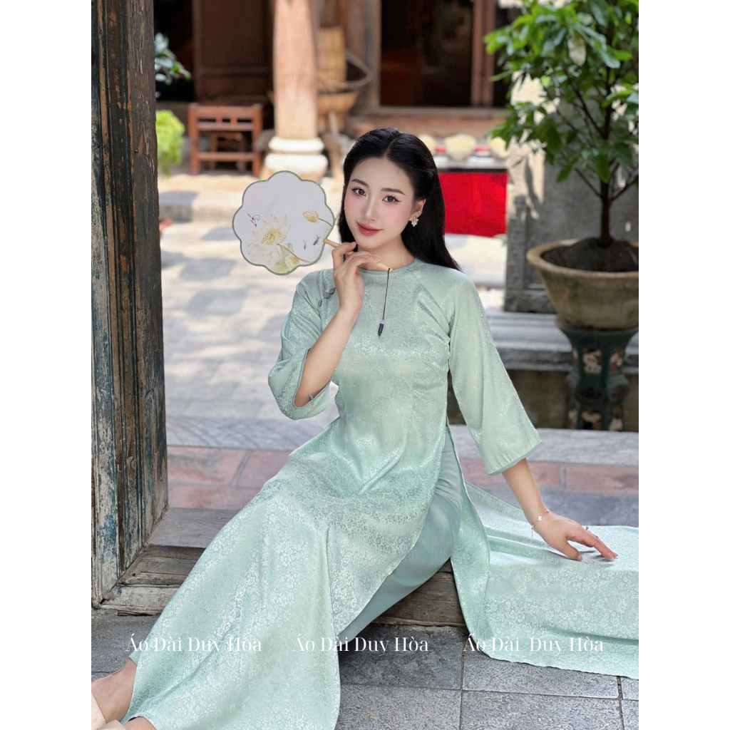 [SẴN HÀNG]Áo dài cách tân, áo dài truyền thống HỒNG ANH cổ tròn viền hồng sen, đính cúc cách điệu hoạ tiết gấm | BigBuy360 - bigbuy360.vn