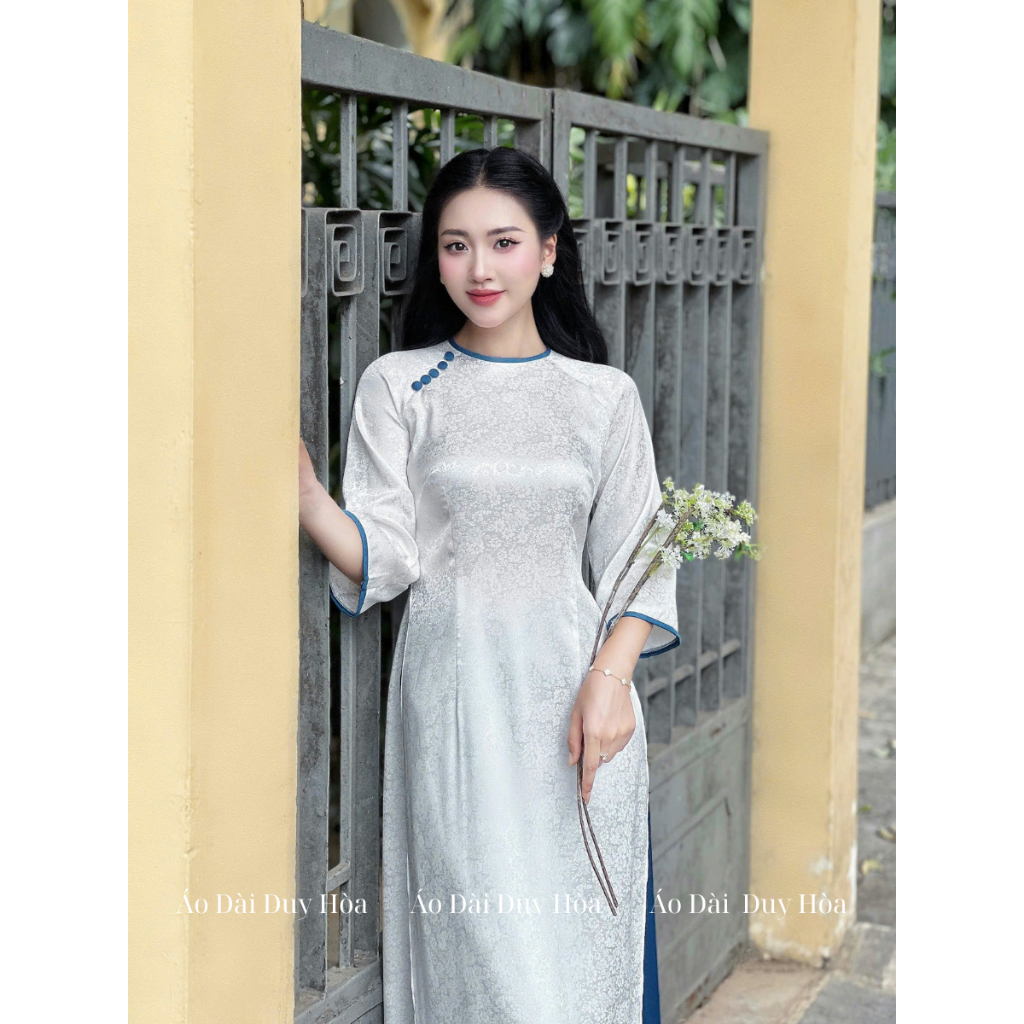 [SẴN HÀNG]Áo dài cách tân, áo dài truyền thống HỒNG ANH cổ tròn viền hồng sen, đính cúc cách điệu hoạ tiết gấm | BigBuy360 - bigbuy360.vn