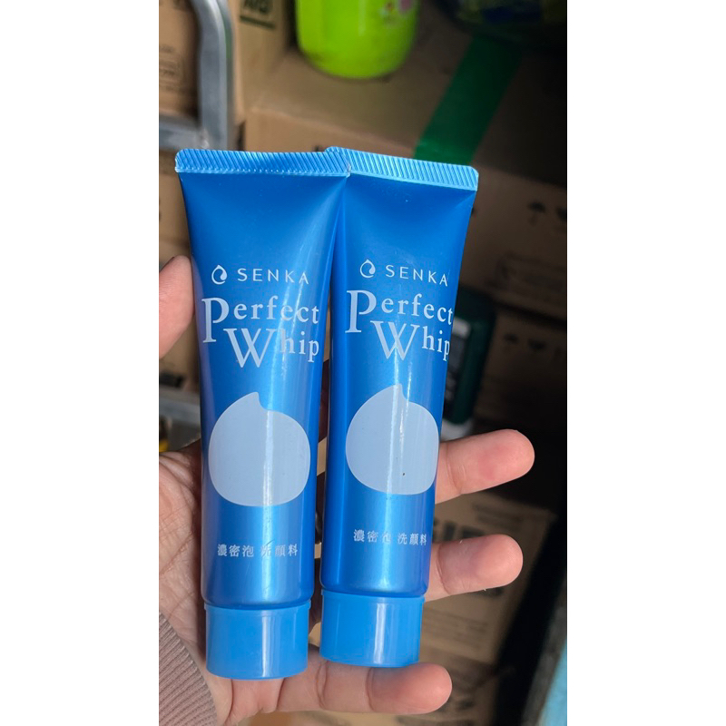 Sữa Rửa Mặt Tạo Bọt Chiết Xuất Tơ Tằm Trắng Perfect Whip Senka 50g