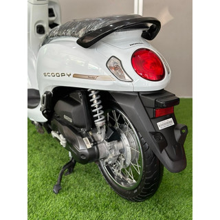 Tấm phản quang dè sau xe Scoopy từ đời 2017 đến 2024