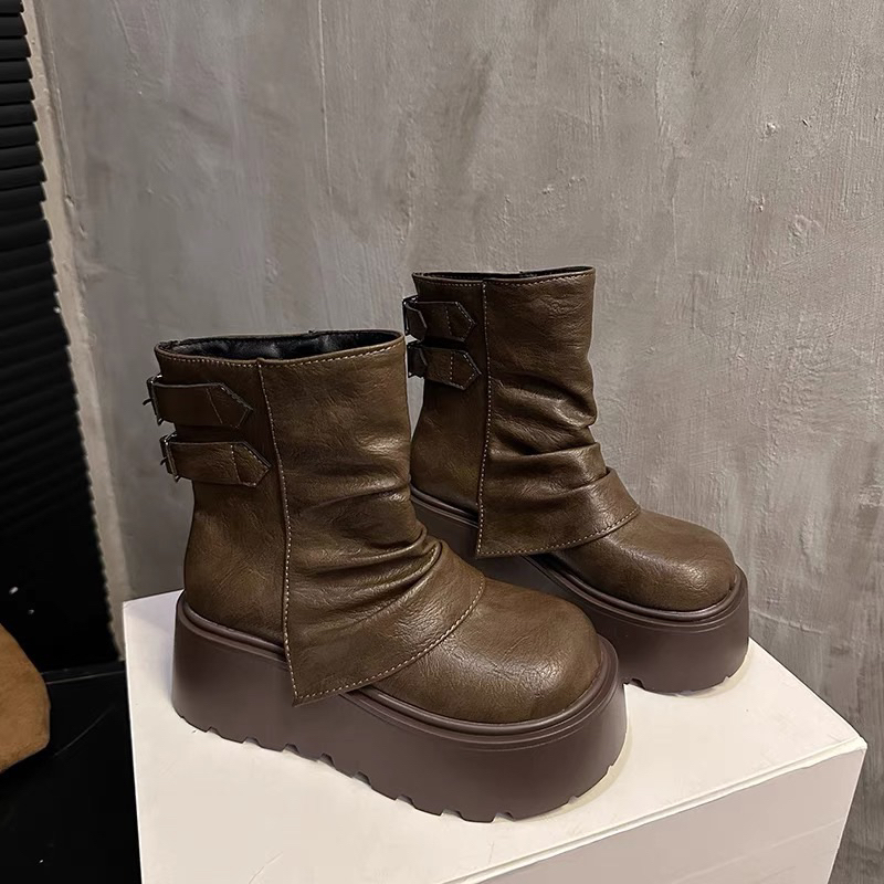 Giày boost nữ đế cao cá tính dành cho nữ