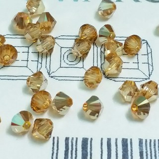 10 hạt Nón 4 ly pha lê Áo có nhiều màu lựa chọn