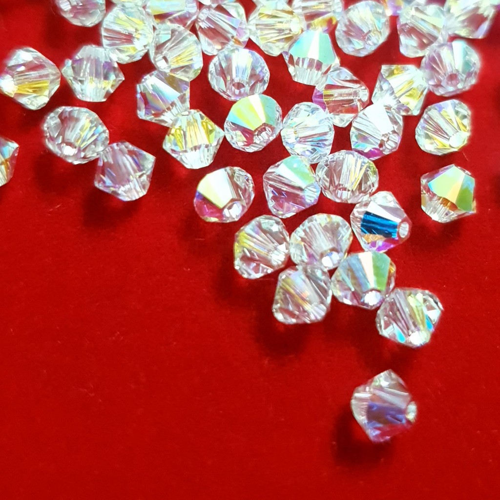 Gói 20 Hạt pha lê Áo hạt nón 6mm trắng