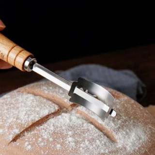 Dụng cụ rạch bánh mỳ