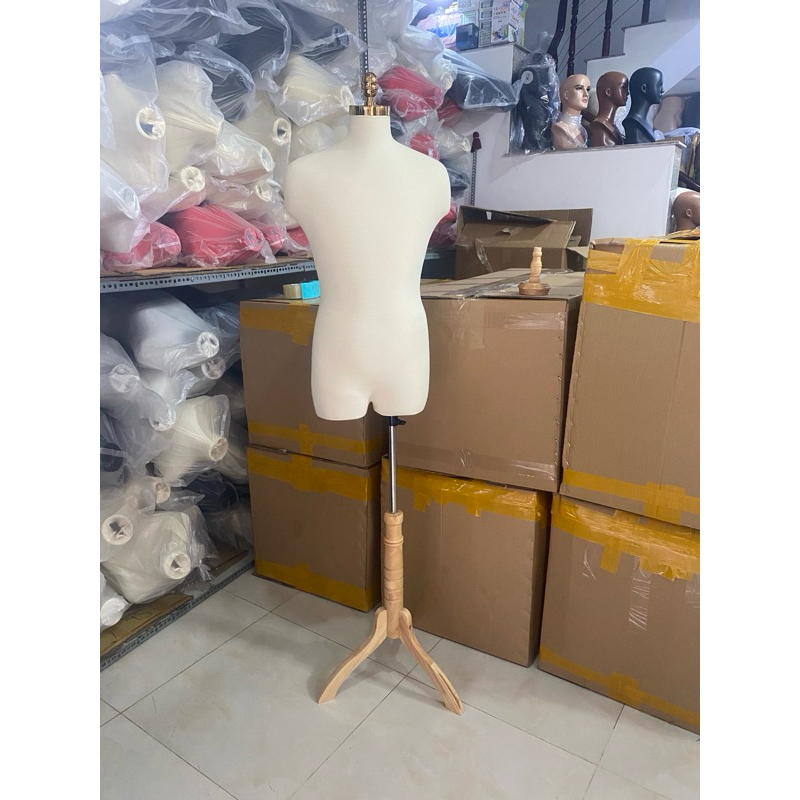 manocanh nam có đùi vải thun chân gỗ(hình thật)