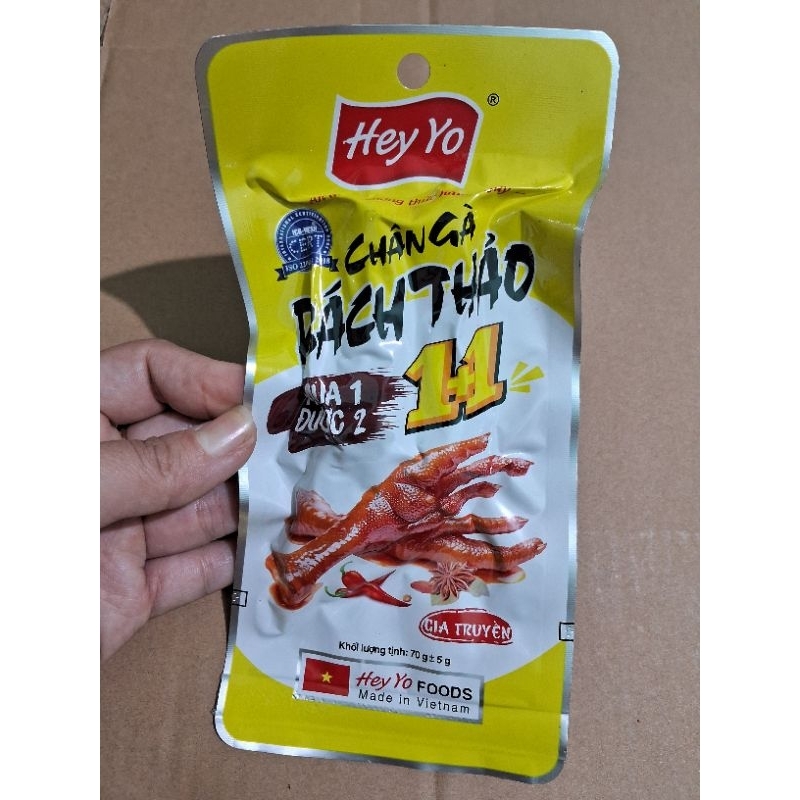 100 Chân gà (50 gói 2 chân) chân gà cay Bách Thảo Hey Yo - hàng Việt Nam