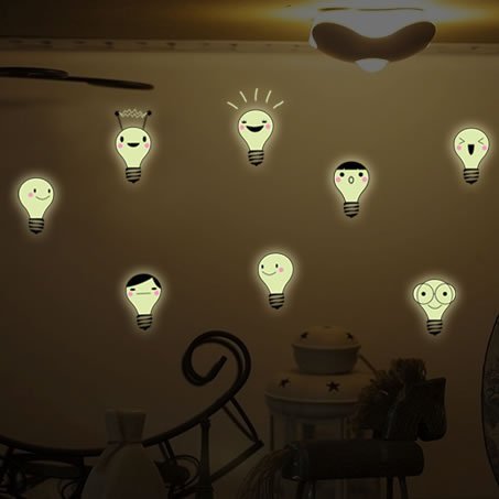 Decal dán tường bóng đèn dạ quang