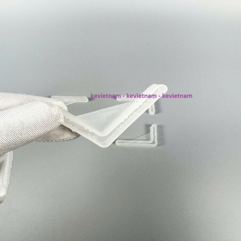 Bộ 4 chân nhựa lắp kệ sắt v lỗ đa năng chống xước nền nhà, chân đế lắp kệ sắt 3x3, 3x5, 4x6 dày dặn