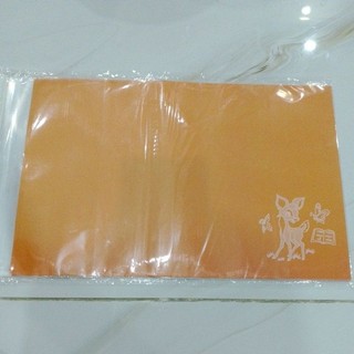 Lưu ý:kích thước khổ tập cần bao15,5 x20,5 cm.Combo xấp10 tờ bao tập thủ công có kiếng sẵn