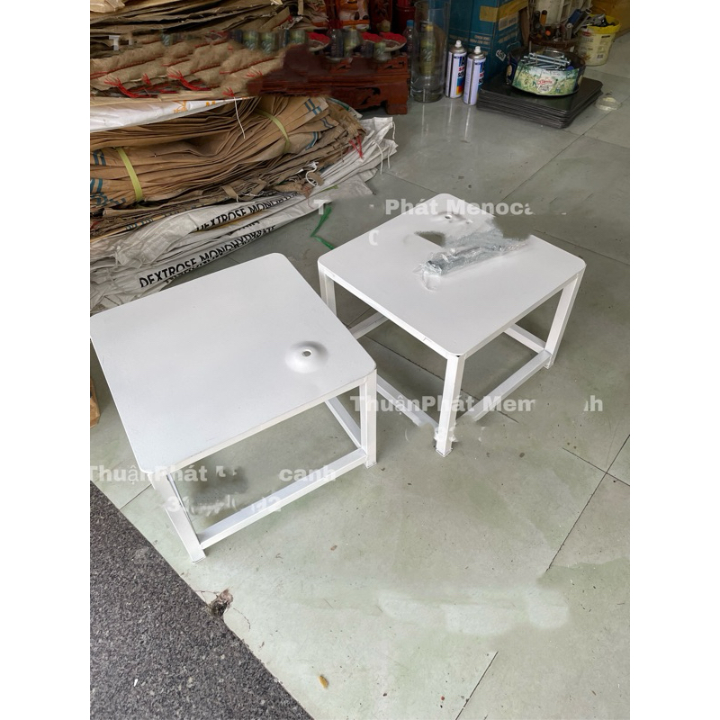 Bục sắt manocanh đứng có bánh xe (kèm cây ti)
