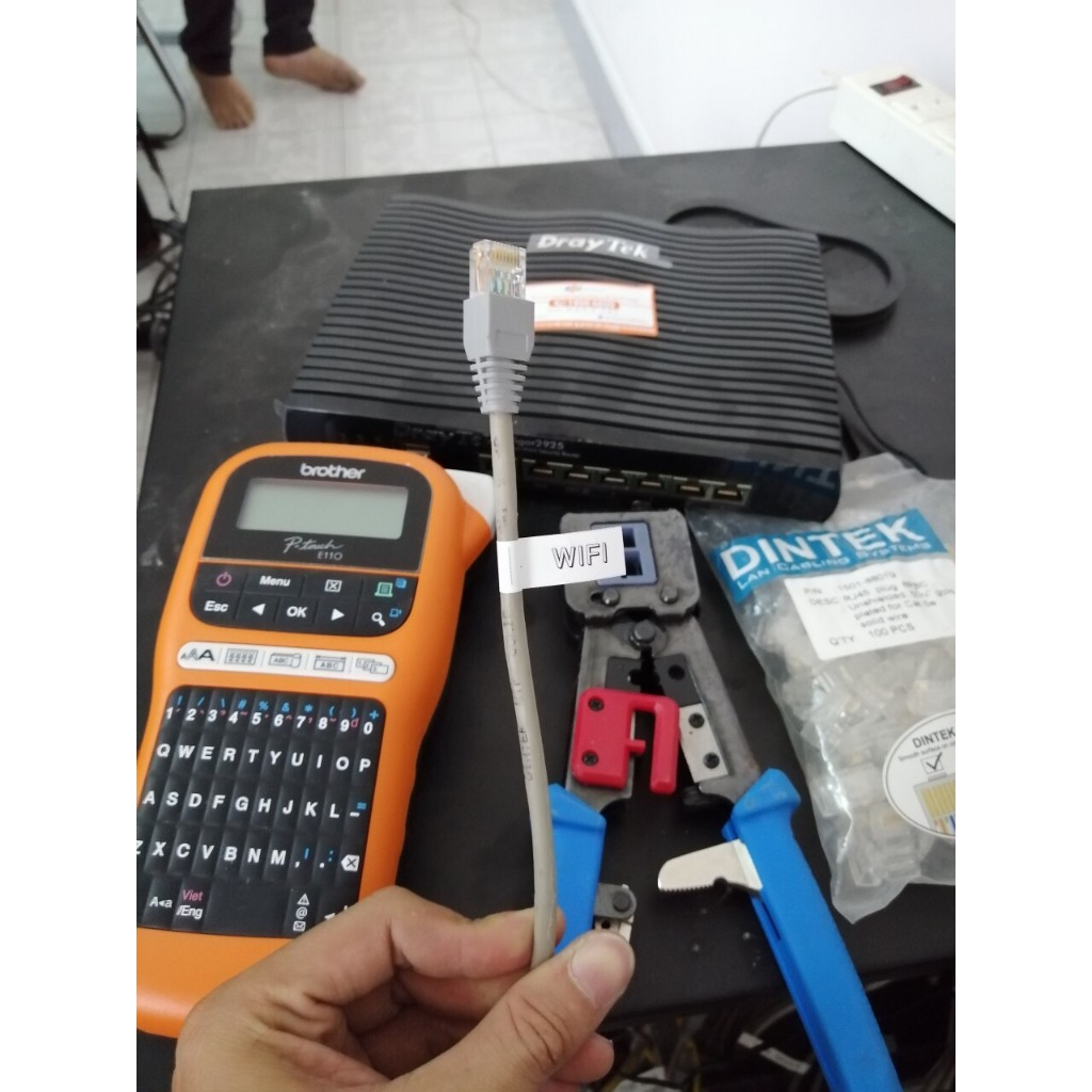 Máy in tem cầm tay Brother P-Touch PT-E110