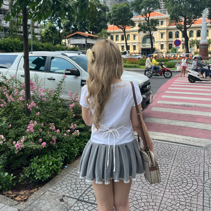 Áo Giselle Nữ Tay Ngắn Cổ V Phối Viền Ren Xinh Xắn EROTAS Giveme.clothing_saigon | BigBuy360 - bigbuy360.vn