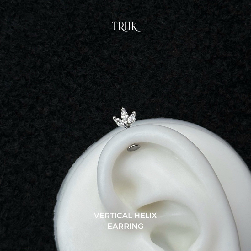 Khuyên tai đá - Vertical Helix - Three Wings Diamond Earring ( giá 1 chiếc )