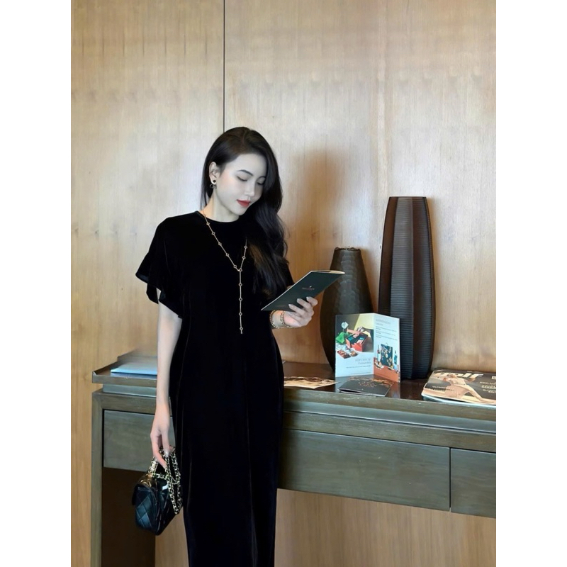 Váy Nhung The Trơn Cổ Tròn Tay Loe Thuỳ Ngô Thanh Store