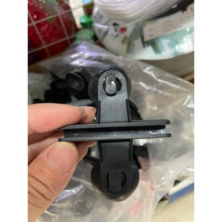 Chân hít kính giữ vách ngăn bể cá
