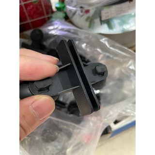 Chân hít kính giữ vách ngăn bể cá
