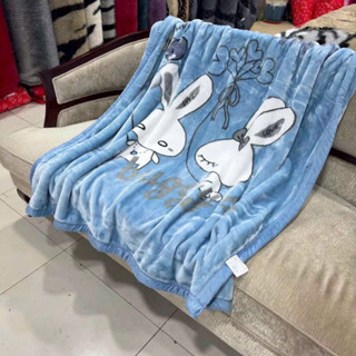 Chăn nhung tuyết học sinh , mền nhung tuyết văn phòng kích thước 1m5-2m hàng nhập khẩu 2 lớp dày ấm áp