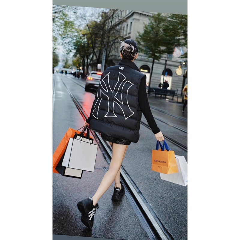 Áo Gile MLB Mega Logo Backdoor