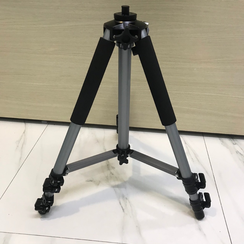 KỆ ĐỂ MÁY CHIẾU 3 CHÂN KHÔNG CÓ BÁNH XE