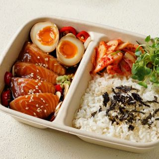 [HCM - Giao 2H] Set 2 Cơm cá hồi, trứng ngâm tương - Cô Thảo Tôm Cá