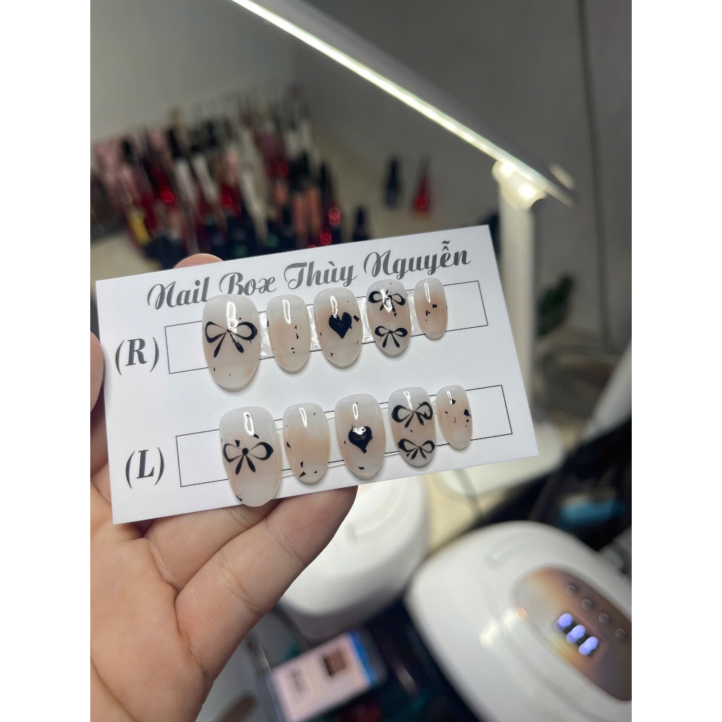 Nail box móng tay giả thiết kế màu thạch nul omre vẽ nơ