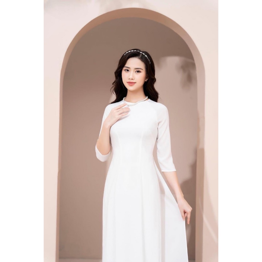 Áo dài truyền thống lụa nhật tà chữ A màu trắng xinh xắn
