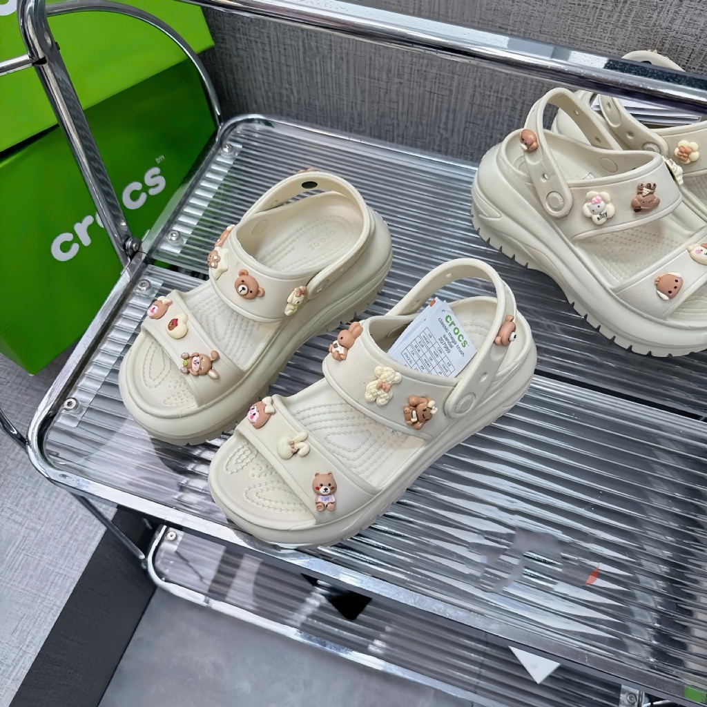 Sandal Crocs Mega Crush Đế Cao Chuẩn L1 kèm Full Chram Ngẫu Nhiên ,Giày Crocs Hót Siêu Bền Chống Trơn Đi Nước Thoải Mái | BigBuy360 - bigbuy360.vn