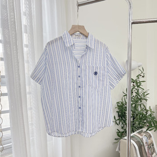 Áo Sơ Mi Kẻ Sọc Thêu R Dáng Lửng Chất Linen Hoa Mềm Mại Nhẹ Mát Freesize Form Rộng Vừa | SUBICI