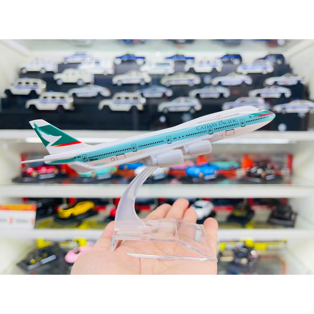 Mô hình máy bay Hong Kong Cathay Pacific Boeing B747 16cm MB16010