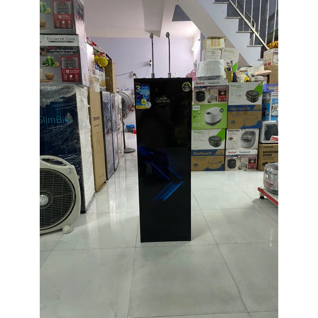 Máy lọc nước RO nóng nguội lạnh Hòa Phát HWBS2B 1021 10 lõi - Hàng trưng bày